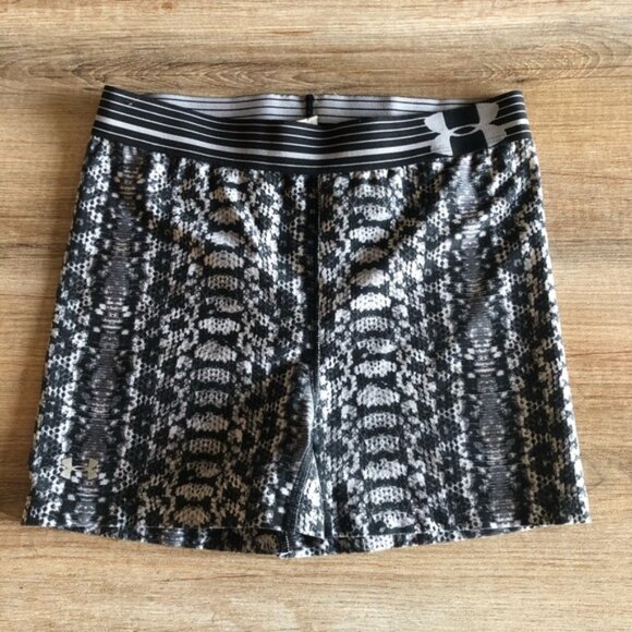 Under armour snakeprint shorts - Picture 1 of 3